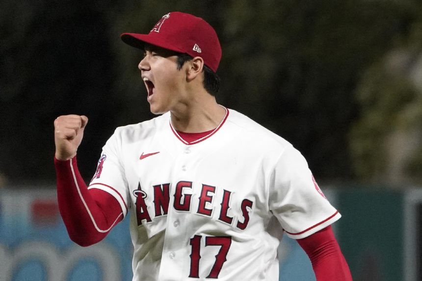 Ohtani wins 6th straight start, triples in Angels' 7-1 win