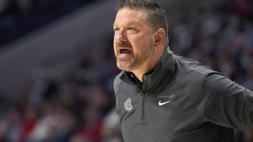 Ole Miss basketball coach Chris Beard agree to new contract