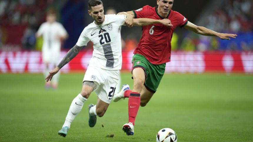 One year after failed bid, Bayern Munich finally signs Portugal midfielder Palhinha