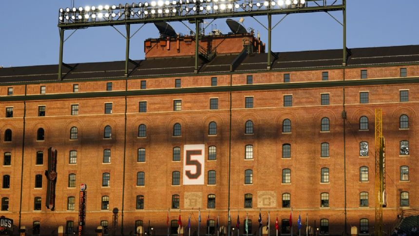 Orioles announce new 30-year deal to stay at Camden Yards
