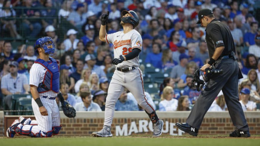 Orioles top Cubs to push win streak to nine games, reach .500 mark