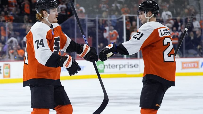 Owen Tippett scores the go-ahead goal as the Flyers top the Sharks 3-2