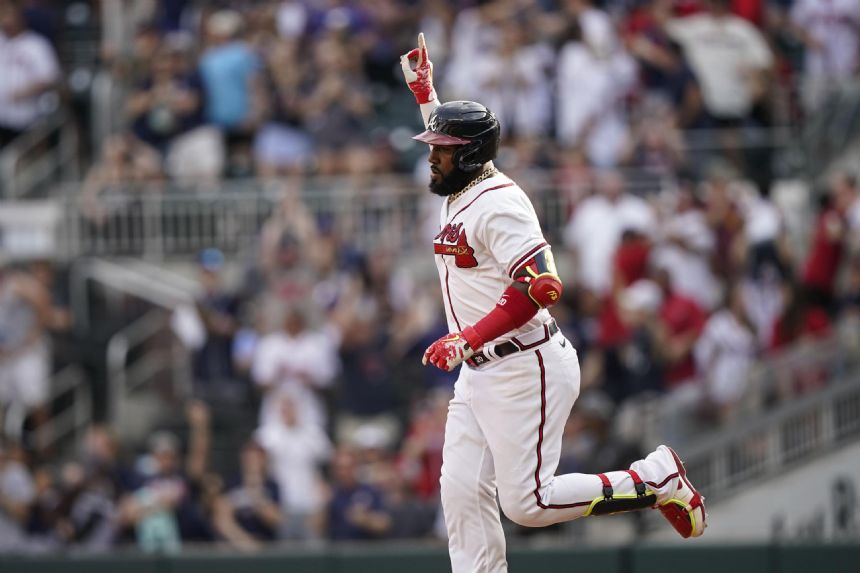 Ozuna homers in 8th inning, Braves rally to beat Padres 6-5