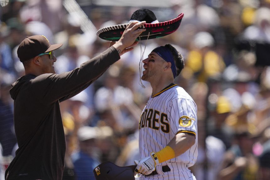 Padres rookie Sullivan hits 1st HR, has 4 RBIs in 7-1 win