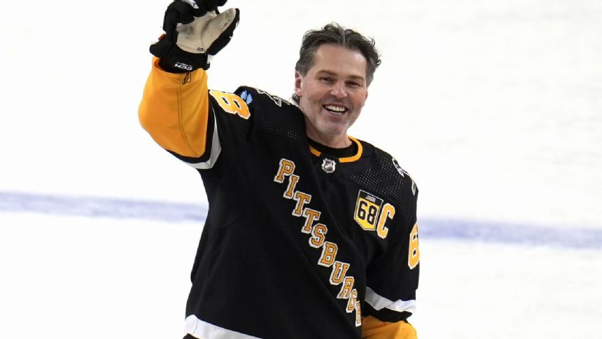 Penguins postpone Jagr bobblehead giveaway after the trinkets were stolen en route to Pittsburgh