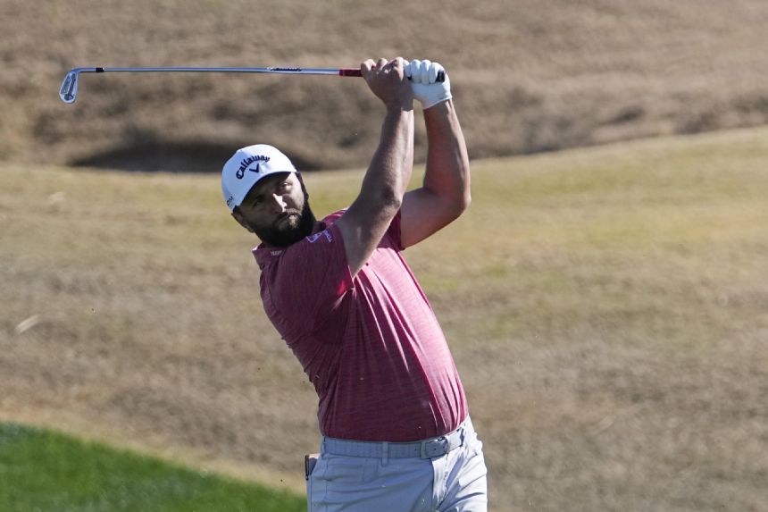 PGA Tour heads to Torrey Pines, European tour stays in UAE