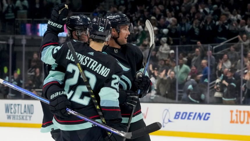 Philipp Grubauer makes 33 saves, Vince Dunn's 3rd period goal leads Kraken past Predators 4-2