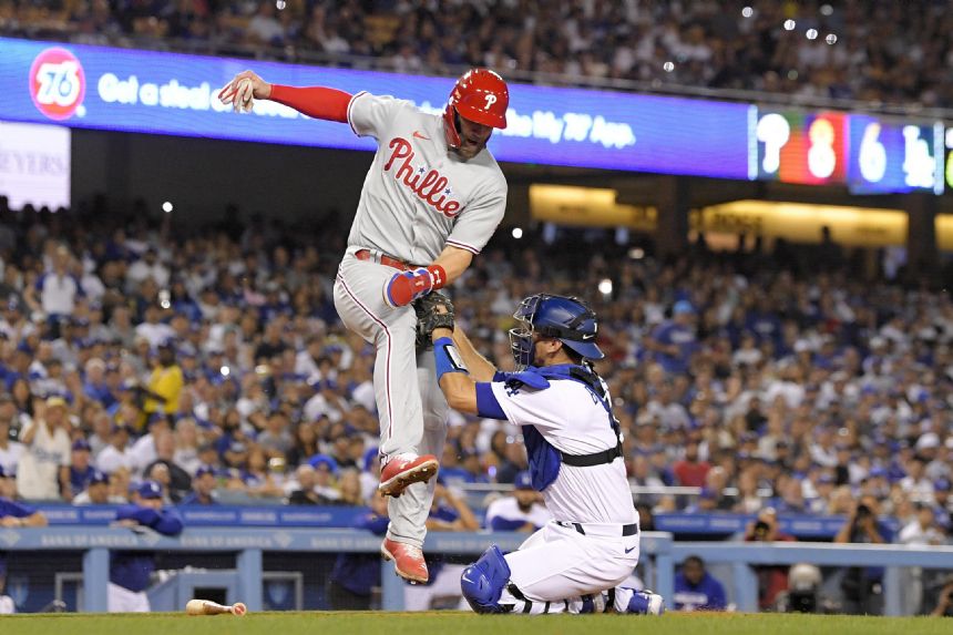 Phillies batter Dodgers' pitching again, win 12-10 in 10