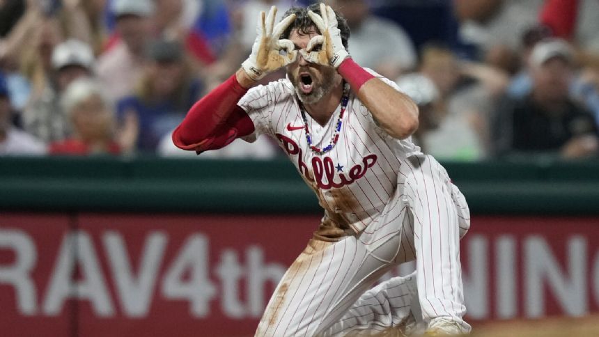 Phillies split doubleheader with National League-leading Braves