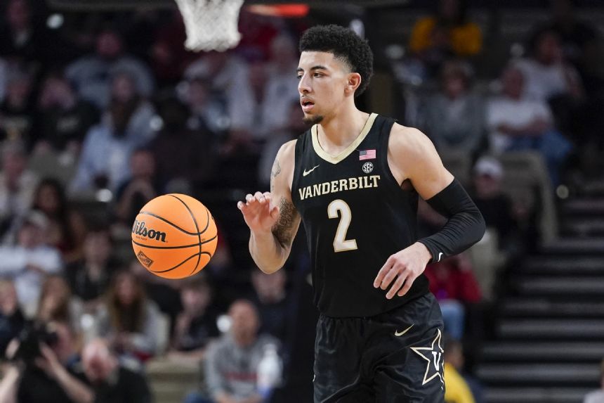 Pippen scores 32 as Vanderbilt beats Dayton 70-68 in OT