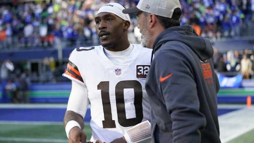 P.J. Walker's 3 turnovers doom Browns in loss to Seahawks