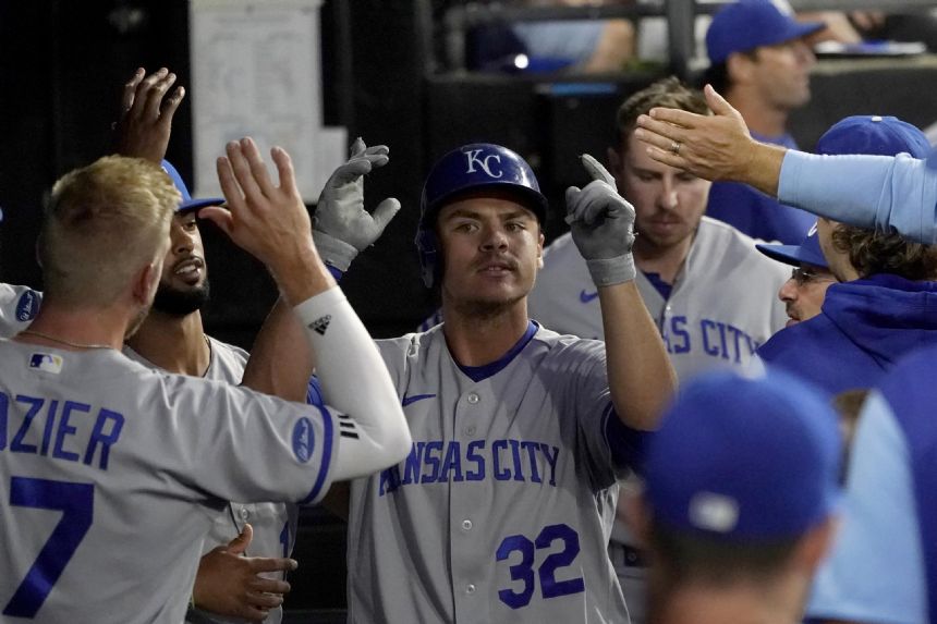 Pratto 2 HRs lead Royals; La Russa out, Chisox 5th L in row