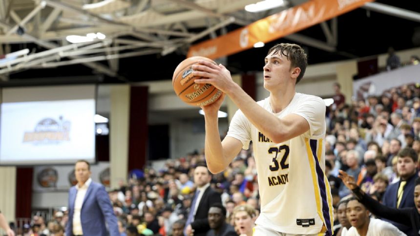 Prep star Flagg shifts focus to home state Maine after mass shooting, says college decision can wait