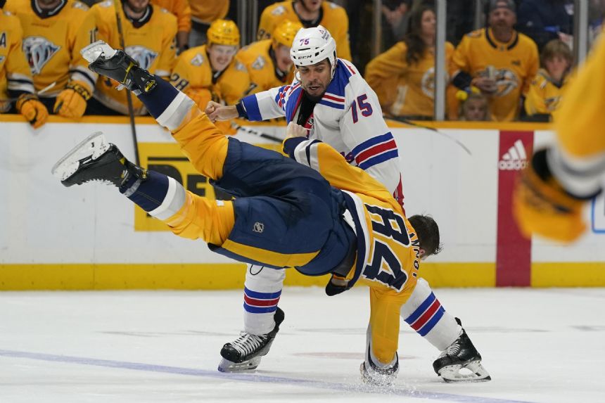 Rangers trade Ryan Reaves to Wild for 5thround pick in 2025