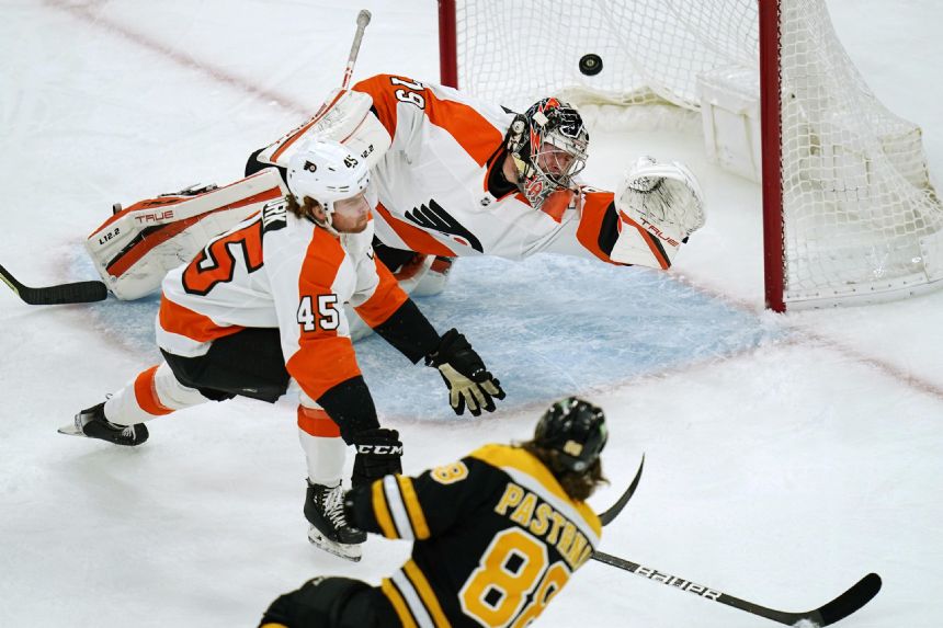 Rask return, Pastrnak hat trick help Bruins beat Flyers 3-2