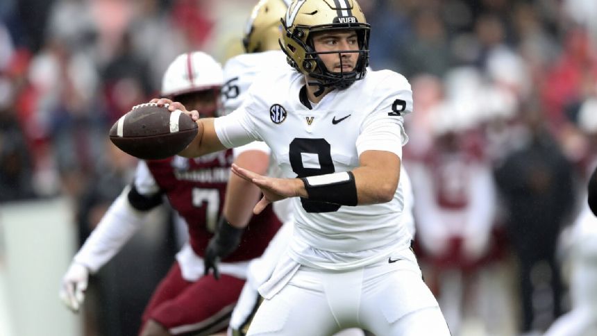Rattler throws for 3 TDs as South Carolina wins 15th straight over Vanderbilt 47-6