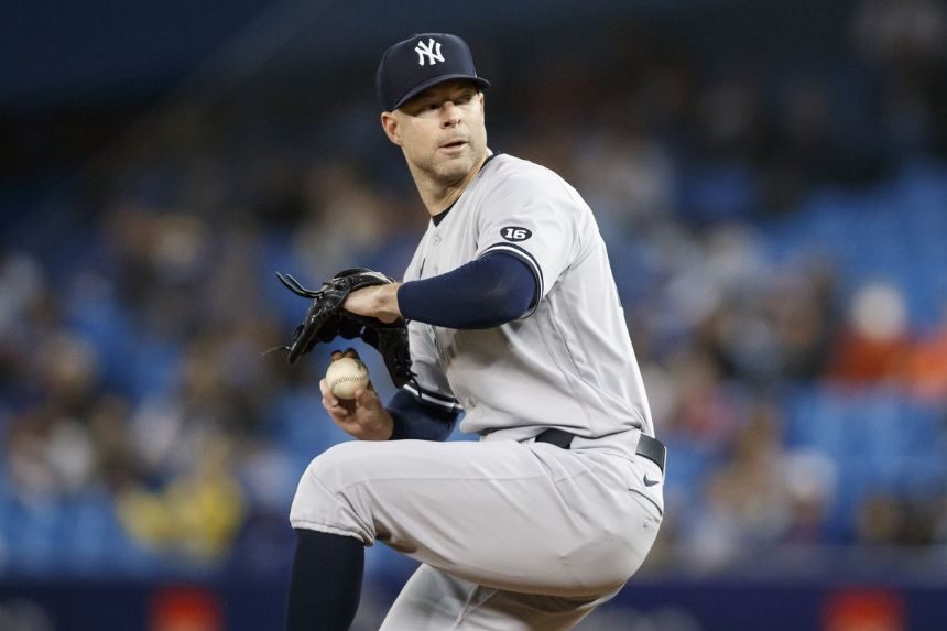 Rays, pitcher Kluber finalize $8 million, 1-year contract