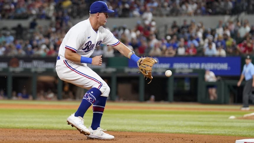 Red Sox rally to end 4-game skid with 4-2 loss to Rangers, who got 2 All-Stars back