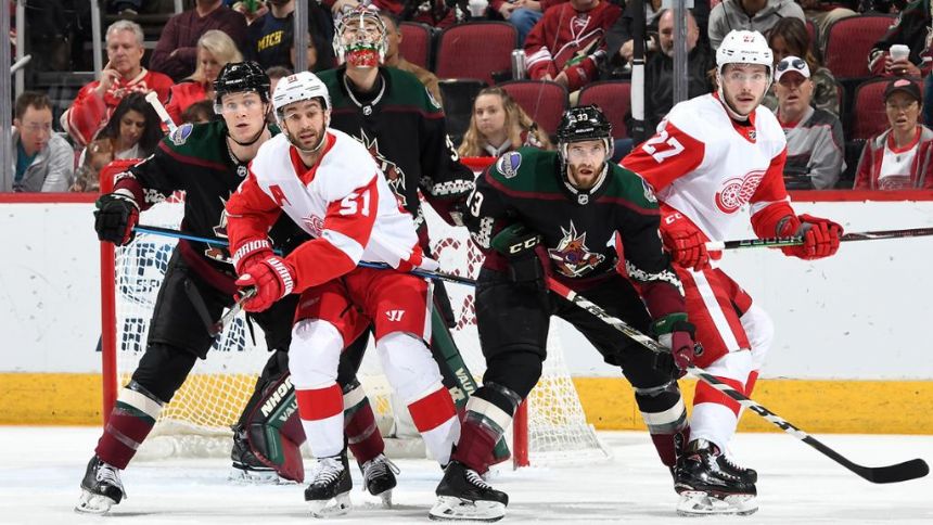 Red Wings face the Coyotes on 3-game losing streak