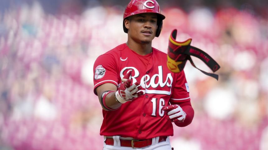 Reds' Marte removed with facial cut after hit by teammate De La Cruz's warmup throw