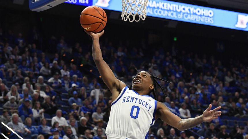 Reed Sheppard scores 25 to lead No. 17 Kentucky in 101-67 rout of Stonehill