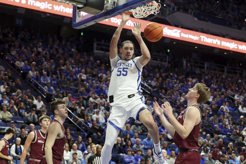 Reeves scores 18, No. 19 Kentucky tops Bellarmine 60-41