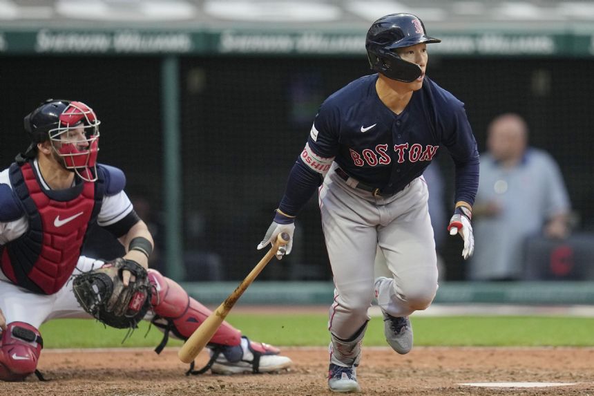 Refsnyder has go-ahead RBI single in 4-run 8th, Red Sox beat Guardians 5-4