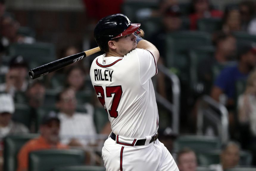 Riley, Wright lead streaking Braves to 7-2 win over Angels