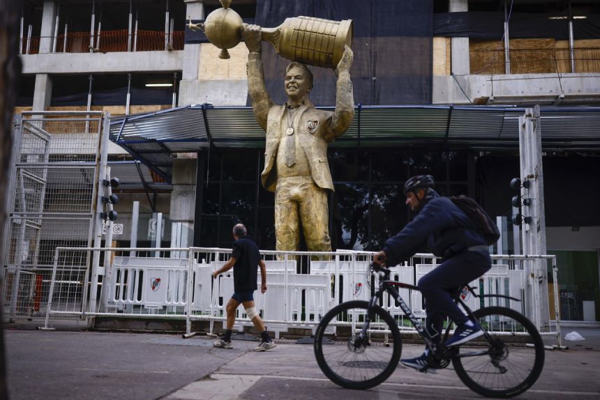 River Plate unveils divisive statue of coach Marcelo Gallardo