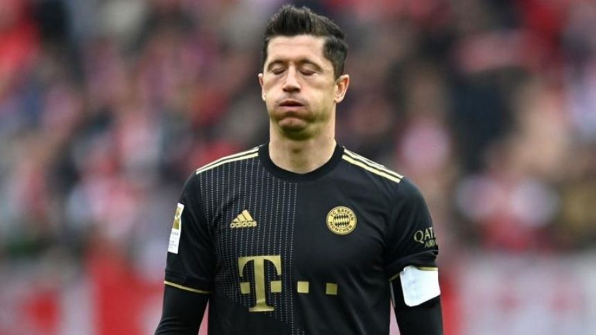 Robert Lewandowski transfer: Bayern Munich club president says striker 'will fulfill' contract through 2023