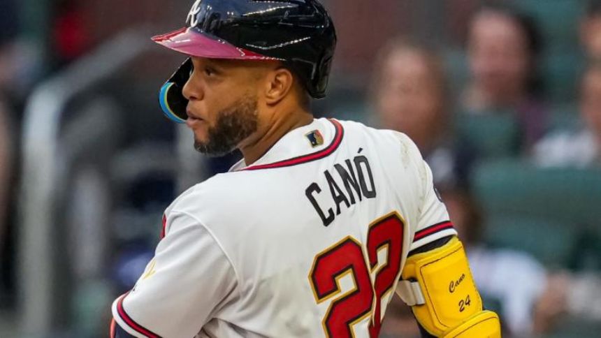 Robinson Cano records two hits in Braves debut, but Atlanta loses to Mets to open pivotal NL East series