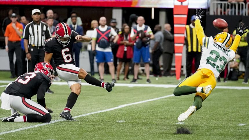 Robinson shines, Koo kicks winning field goal as Falcons rally past Packers 25-24