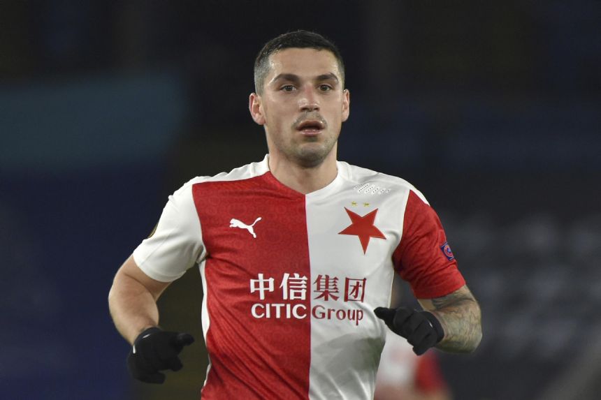 Romania midfielder Stanciu leaves Slavia for Wuhan