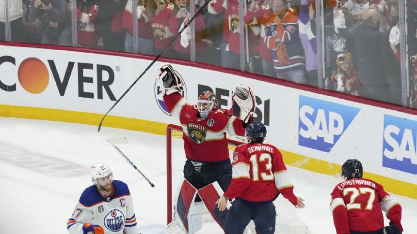 Sam Reinhart agrees to $69 million, 8-year deal to stay with Cup champion Panthers, AP source says