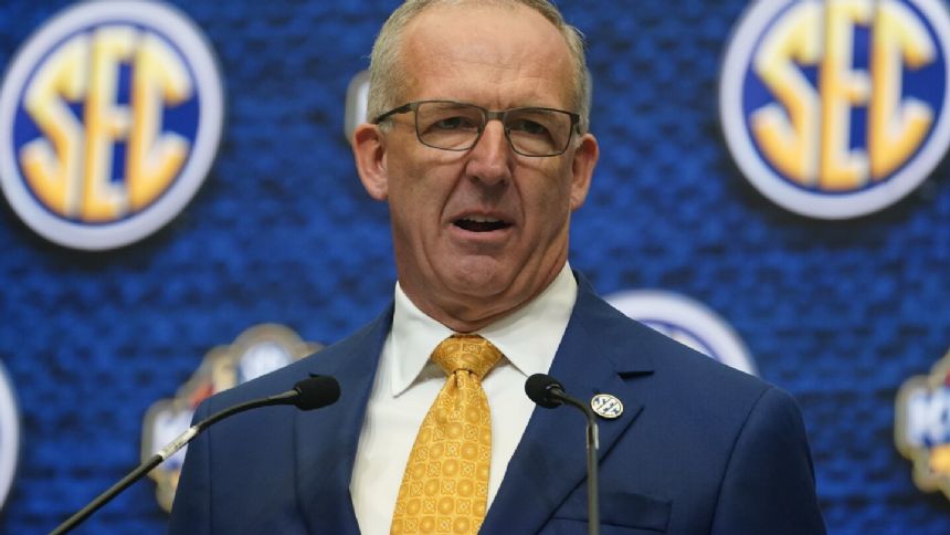SEC's Sankey visits, talks with trustees, leaders at South Carolina on changing sports landscape