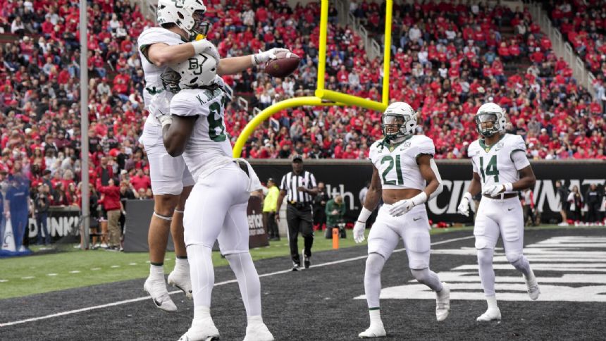 Shapen's 2 total TDs, Hankins' 4 field goals, highlight Baylor's 32-29 victory over Cincinnati