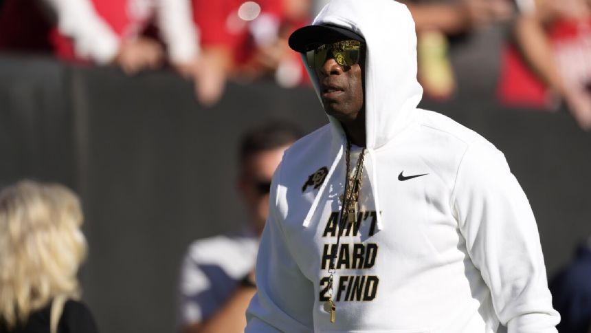 Shedeur Sanders sticks up for his dad before kickoff, stands behind defense after beating Nebraska