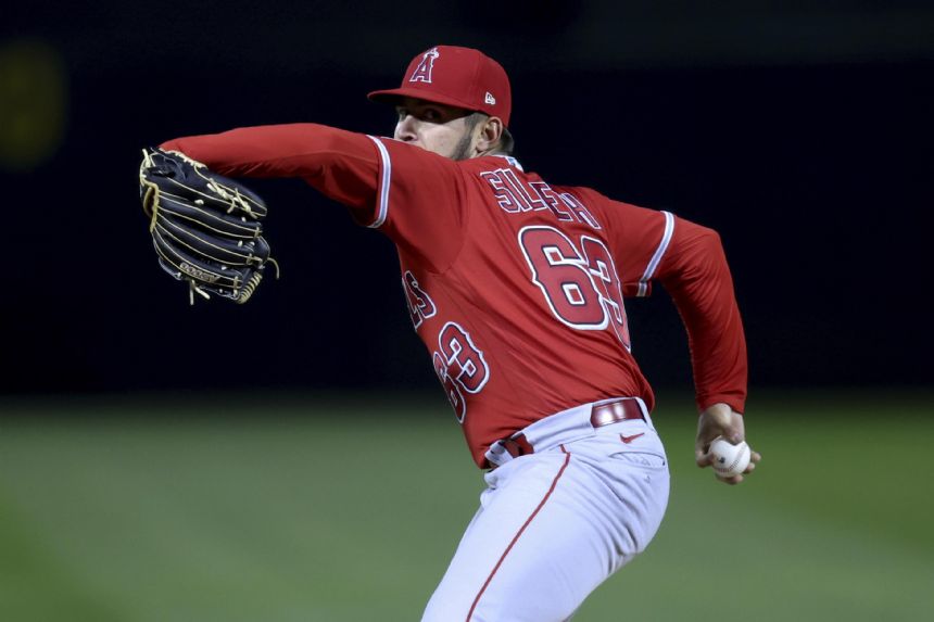 Silseth dazzles in debut as Angels blank A's 2-0