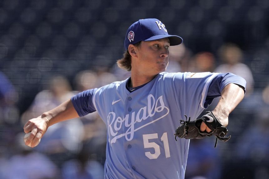 Singer's 7 shutout innings lead Royals over Tigers, 4-0