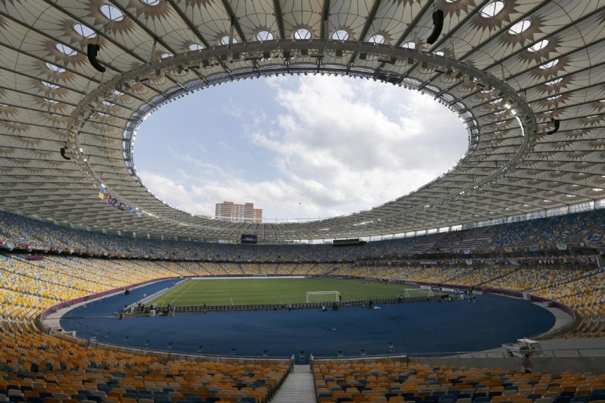 Soccer title races in Ukraine, Turkey defy off-field dangers