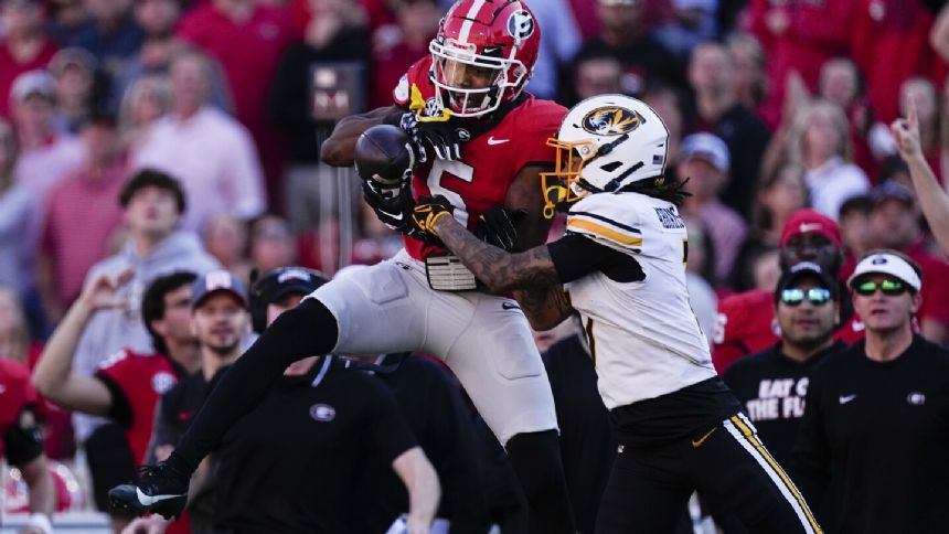 Stackhouse has key late pick as No. 1 Georgia holds off No. 14 Missouri, 30-21