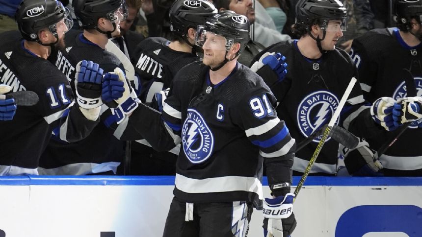 Stamkos reaches 30-goal mark again as Lightning beat Islanders 4-1 to improve to 8-0-1 in last nine