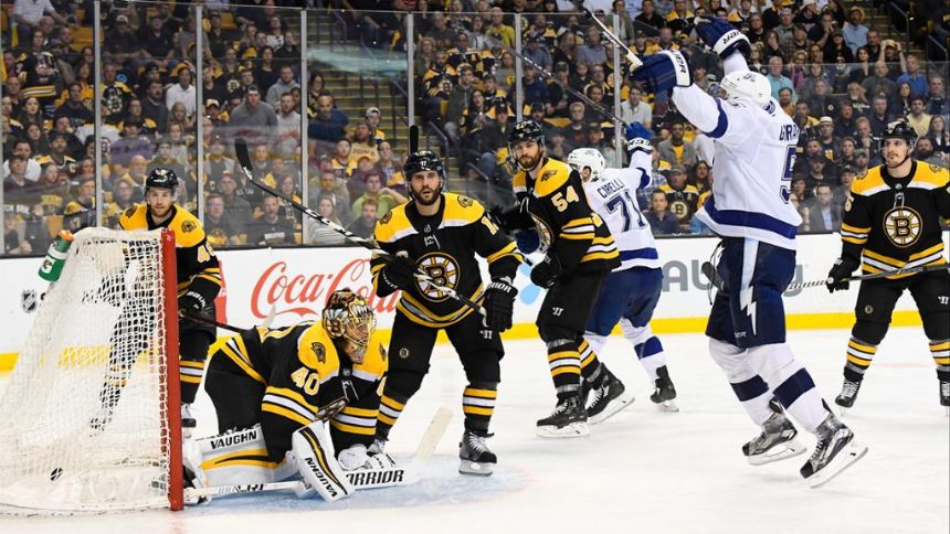 Stamkos scores in OT to lead Lightning past Bruins 3-2