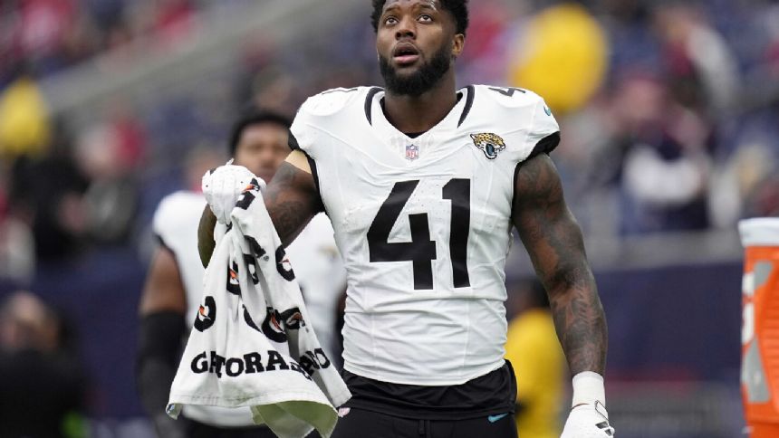 Standout pass rusher Josh Allen and the Jaguars agree to a 5-year, $150M contract, AP source says