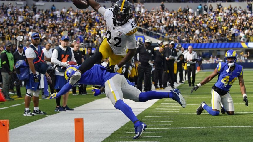 Steelers' offense awakens in fourth quarter, rallies for a 24-17 victory over the Rams