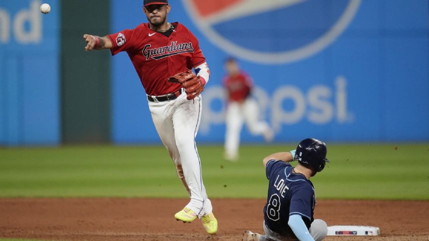 Steven Kwan's sacrifice fly caps a two-run 11th inning for the Guardians in 7-6 win against the Rays