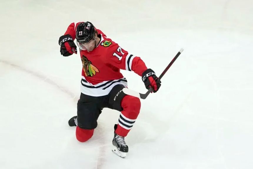 Strome, Fleury lead Blackhawks to 2-1 win over Coyotes