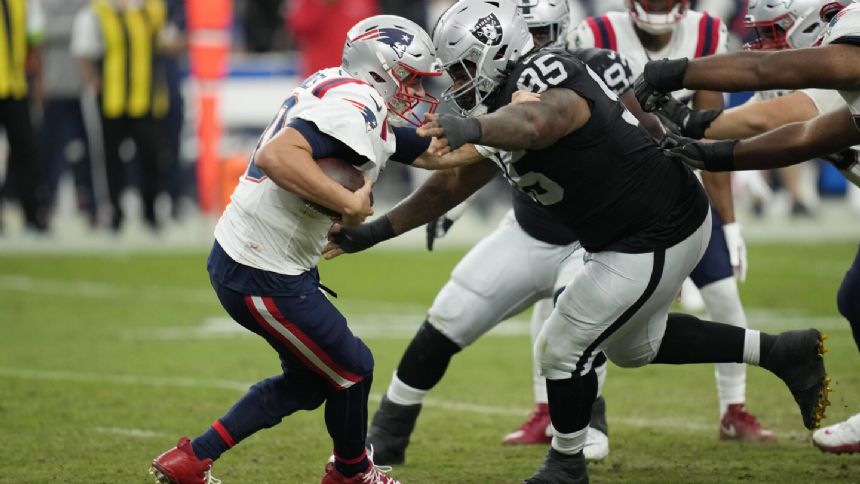 Struggling offense, costly mistakes continue to haunt Patriots in 21-17 loss to Raiders