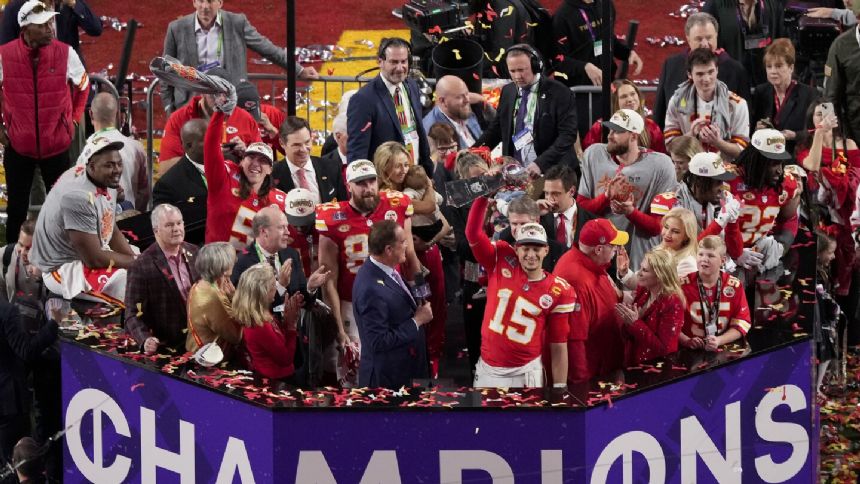 Super Bowl photos: Chiefs, Taylor Swift celebrate NFL title