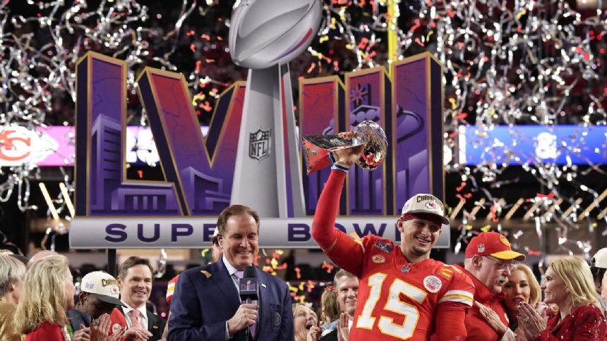 Super Bowl star: Mahomes leads Chiefs to comeback 25-22 win over 49ers for 3rd ring